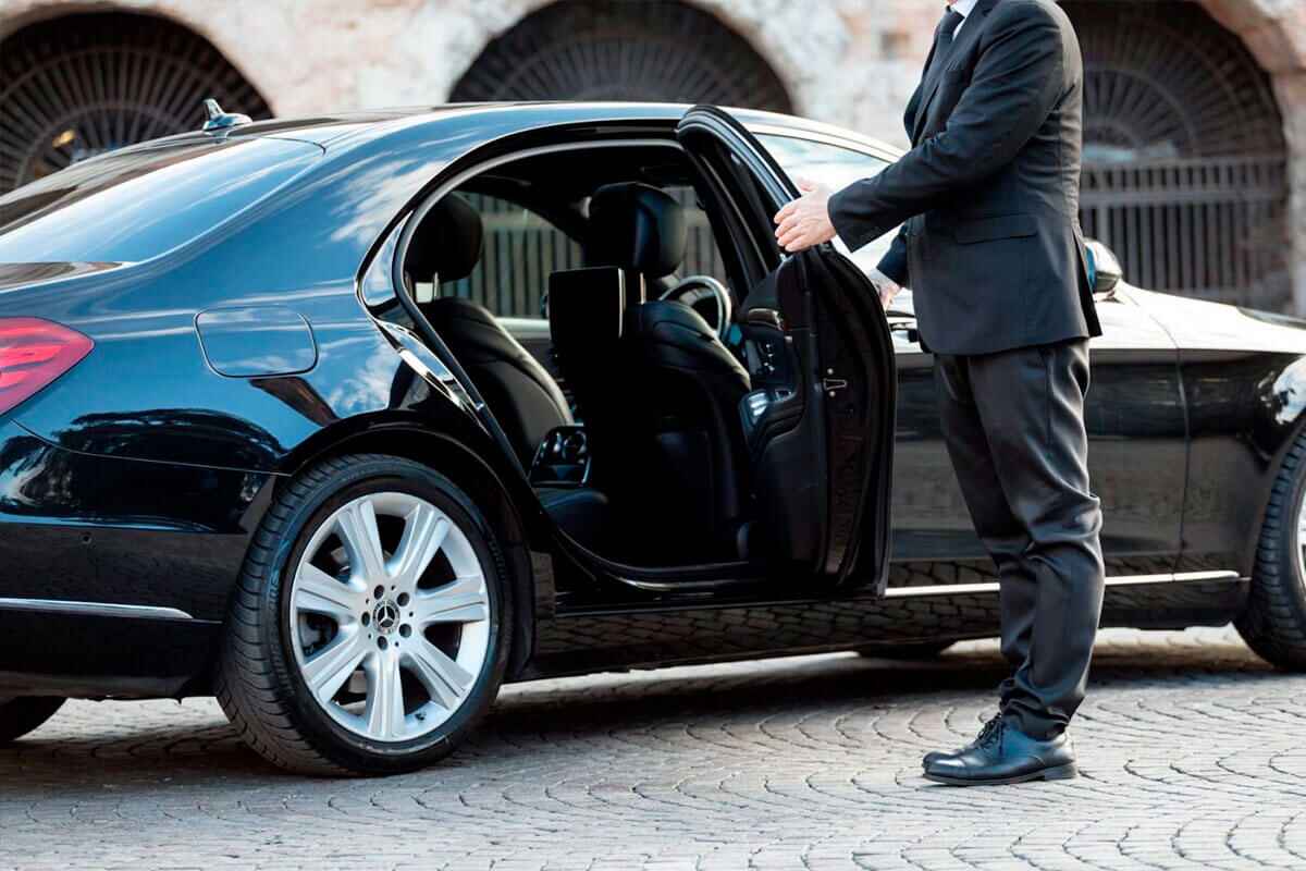 need-chauffeur-car-hire-in-melbourne