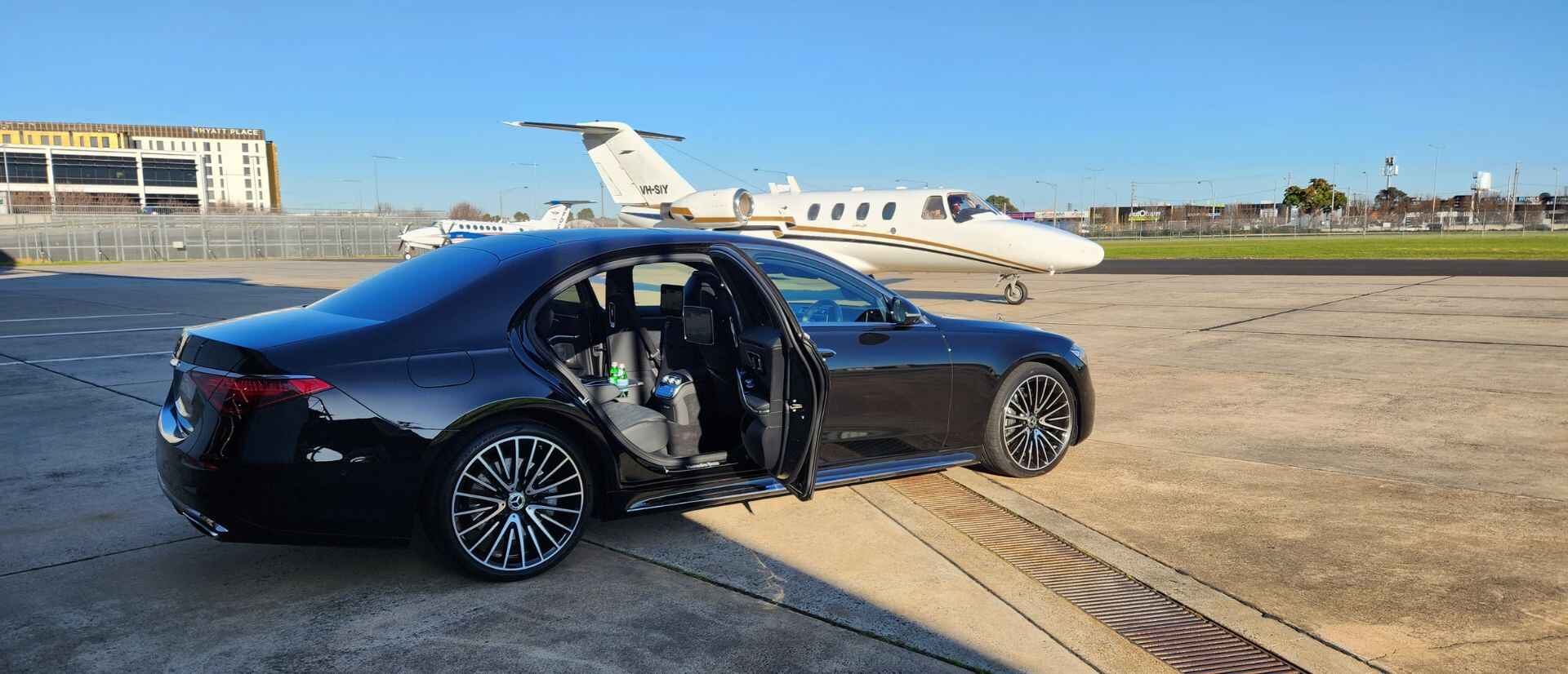Benefits of Hiring Chauffeur Services for Airport Transfers